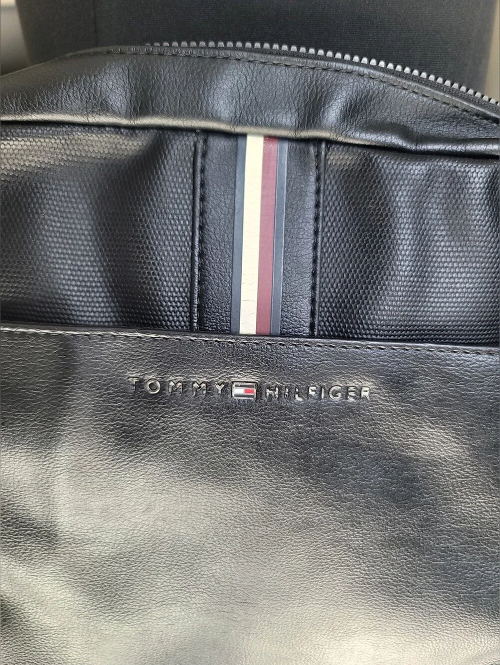 TOMMY HILFIGER Crossbody